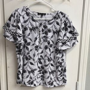 Adrienne Vittadini Black and White Floral Blouse